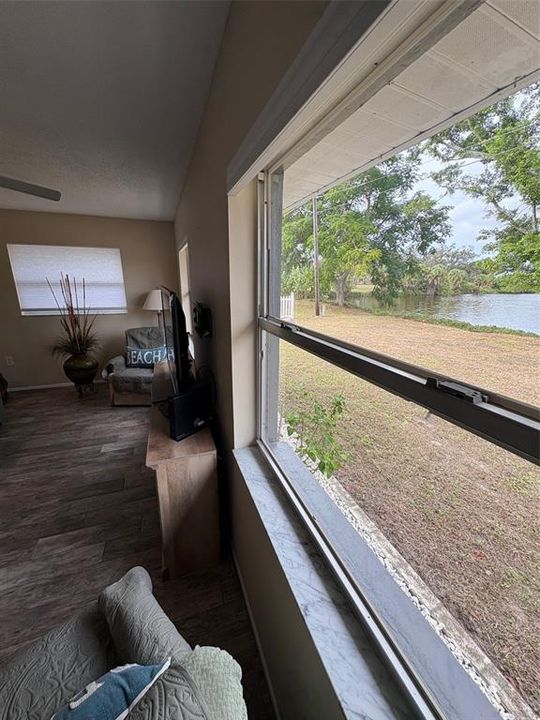 For Sale: $319,000 (2 beds, 2 baths, 1354 Square Feet)