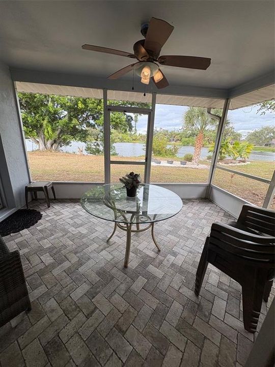 For Sale: $319,000 (2 beds, 2 baths, 1354 Square Feet)