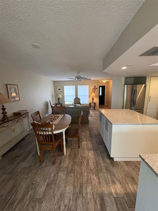 For Sale: $319,000 (2 beds, 2 baths, 1354 Square Feet)