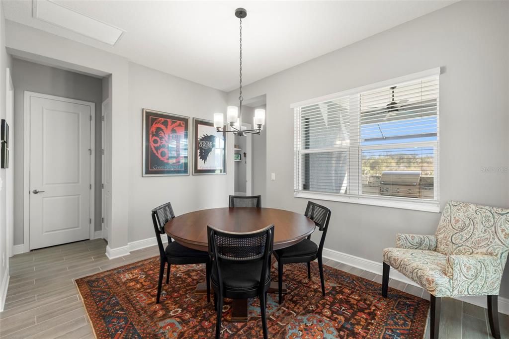 En Venta: $949,900 (4 camas, 3 baños, 2914 Pies cuadrados)