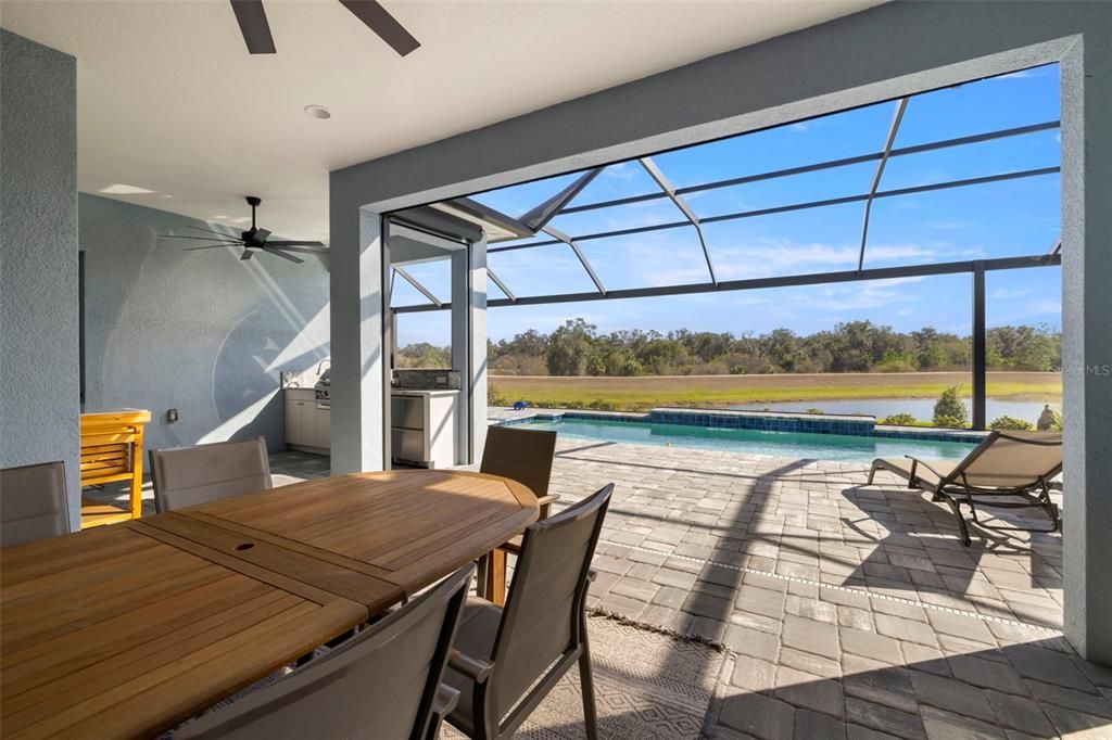 En Venta: $949,900 (4 camas, 3 baños, 2914 Pies cuadrados)