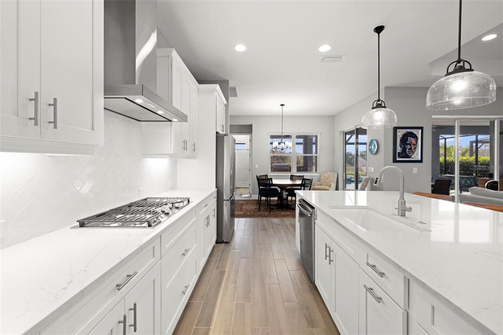 En Venta: $949,900 (4 camas, 3 baños, 2914 Pies cuadrados)