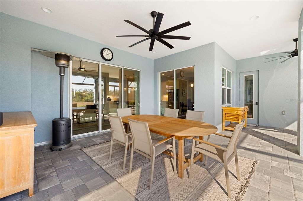 En Venta: $949,900 (4 camas, 3 baños, 2914 Pies cuadrados)