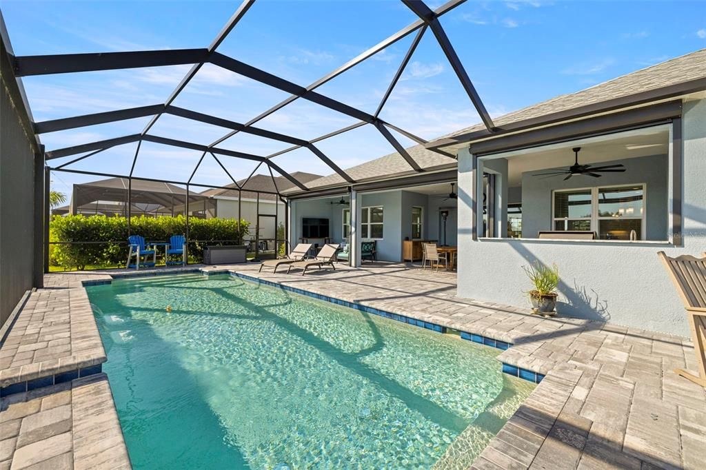 En Venta: $949,900 (4 camas, 3 baños, 2914 Pies cuadrados)