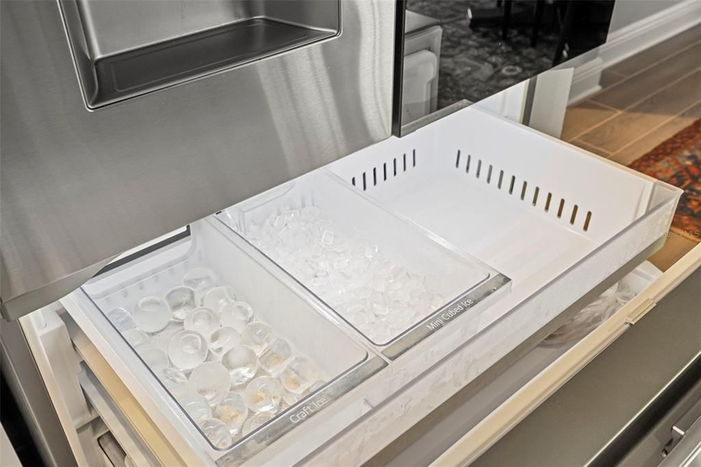 En Venta: $949,900 (4 camas, 3 baños, 2914 Pies cuadrados)