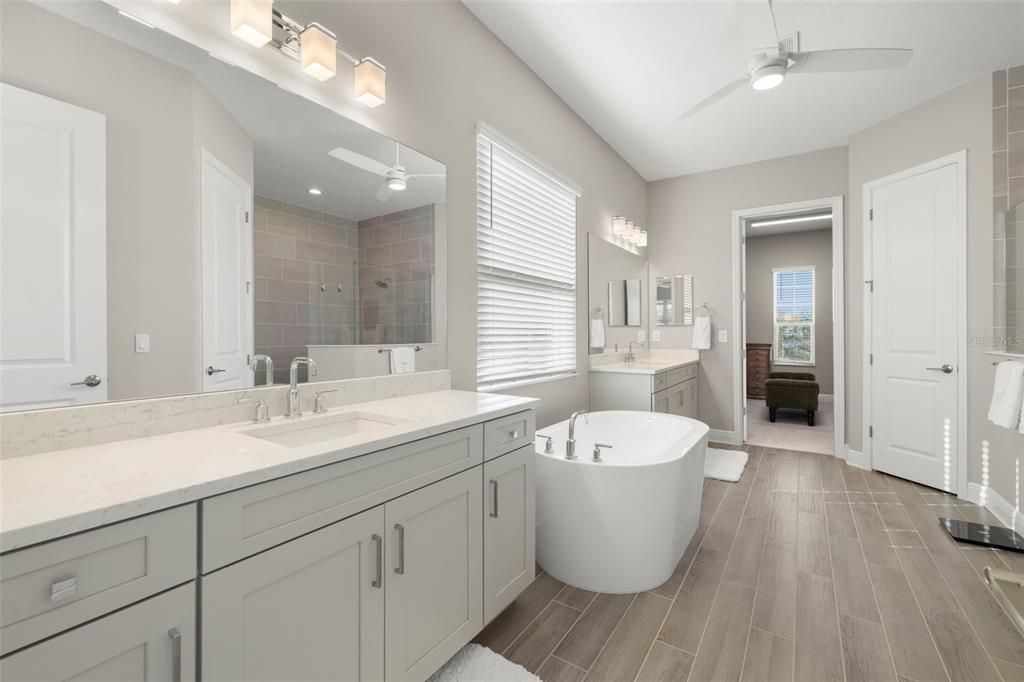 En Venta: $949,900 (4 camas, 3 baños, 2914 Pies cuadrados)