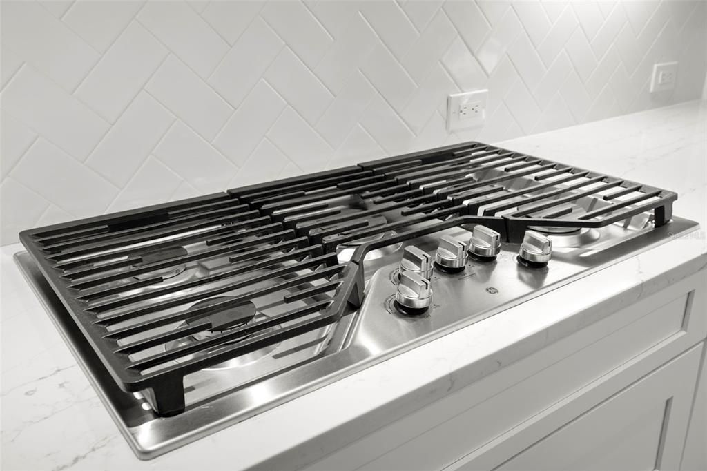 En Venta: $949,900 (4 camas, 3 baños, 2914 Pies cuadrados)