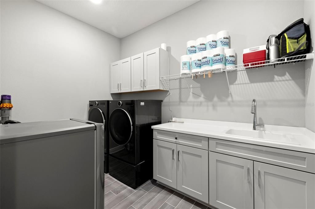 En Venta: $949,900 (4 camas, 3 baños, 2914 Pies cuadrados)