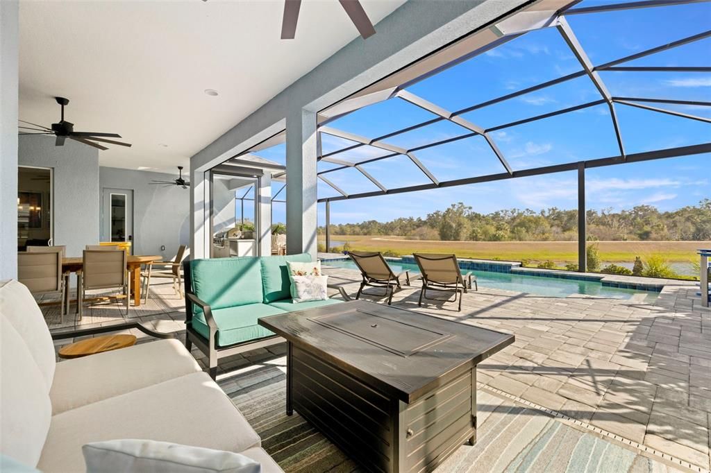 En Venta: $949,900 (4 camas, 3 baños, 2914 Pies cuadrados)