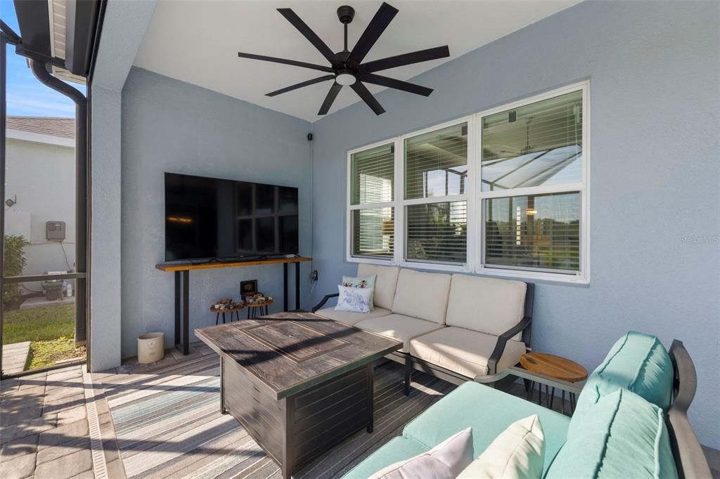 En Venta: $949,900 (4 camas, 3 baños, 2914 Pies cuadrados)