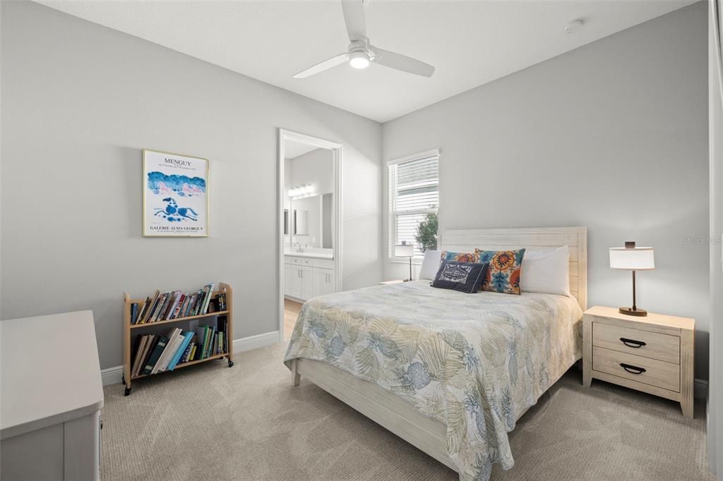 En Venta: $949,900 (4 camas, 3 baños, 2914 Pies cuadrados)