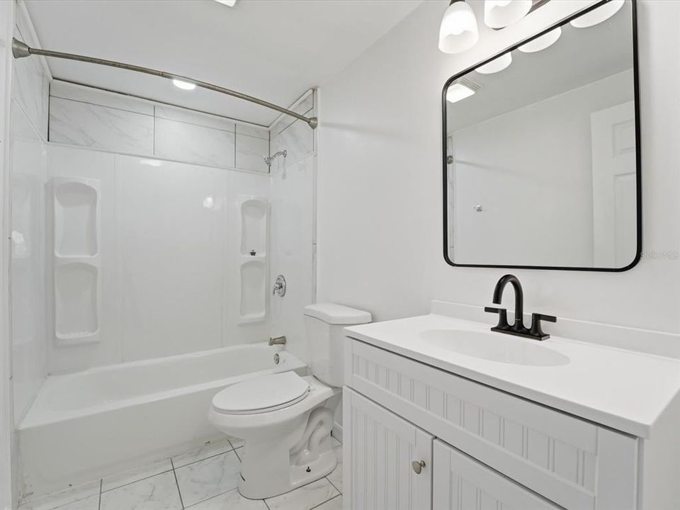 На продажу: $245,000 (2 спален, 2 ванн, 1257 Квадратных фут)