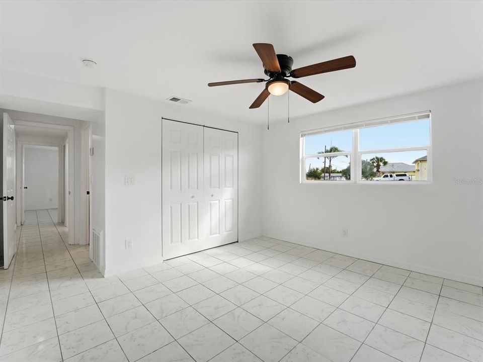 На продажу: $245,000 (2 спален, 2 ванн, 1257 Квадратных фут)