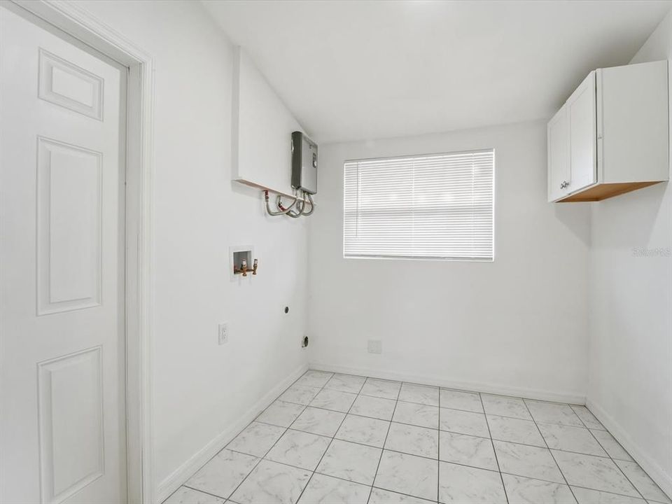 На продажу: $245,000 (2 спален, 2 ванн, 1257 Квадратных фут)