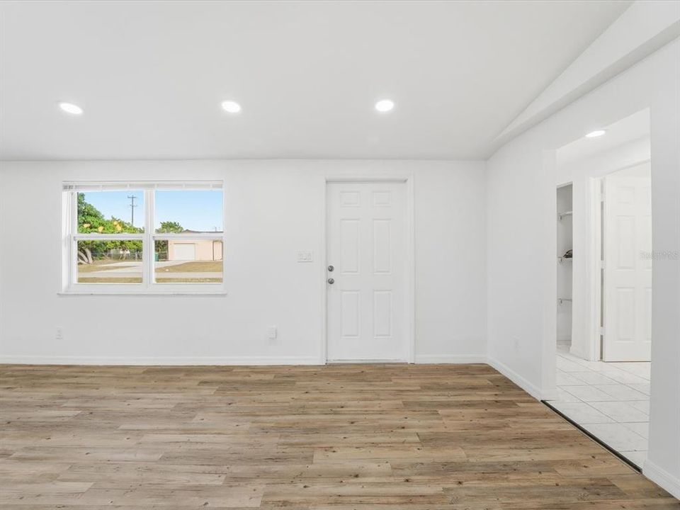 На продажу: $245,000 (2 спален, 2 ванн, 1257 Квадратных фут)