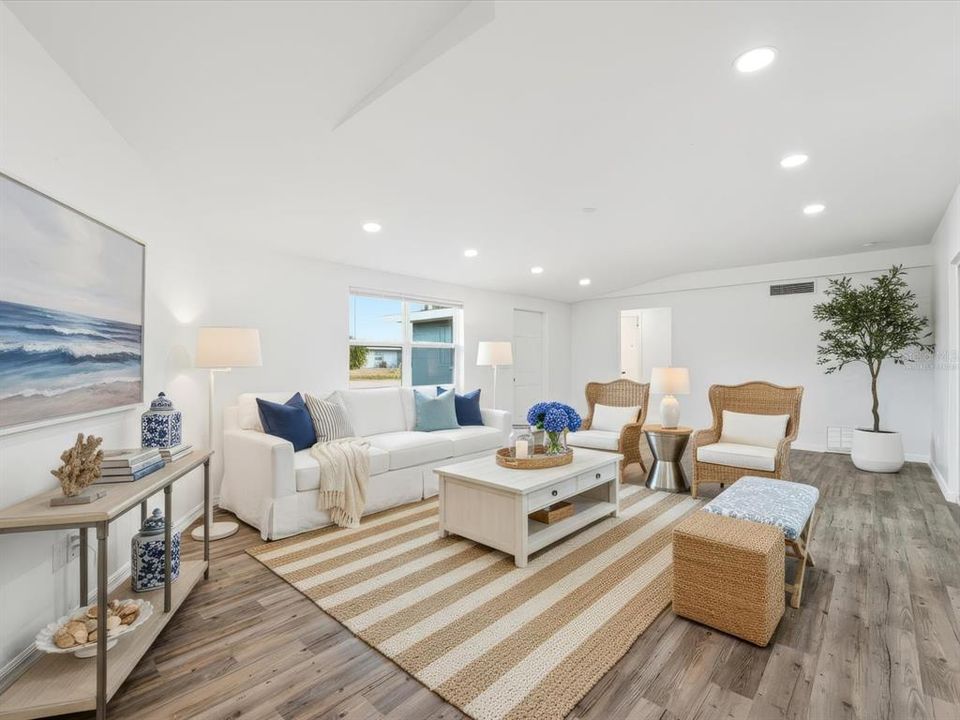 На продажу: $245,000 (2 спален, 2 ванн, 1257 Квадратных фут)