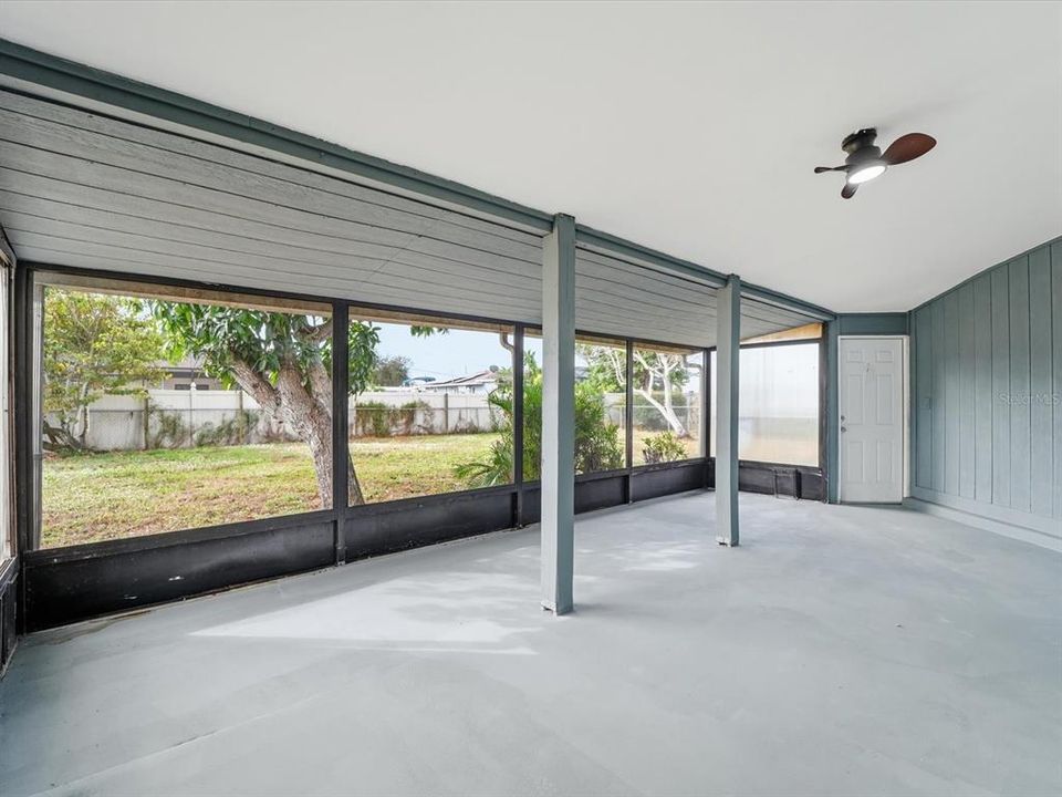 На продажу: $245,000 (2 спален, 2 ванн, 1257 Квадратных фут)