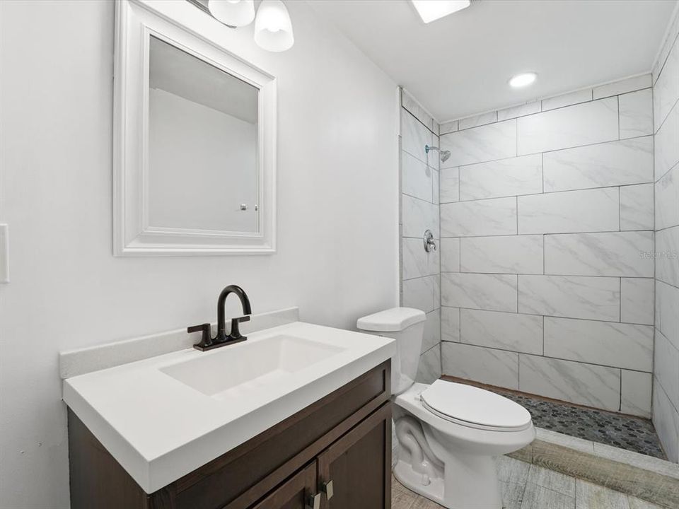 На продажу: $245,000 (2 спален, 2 ванн, 1257 Квадратных фут)