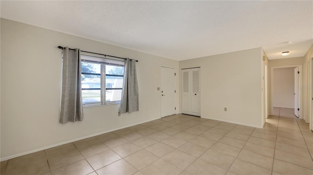 待售: $340,000 (2 贝兹, 2 浴室, 1183 平方英尺)