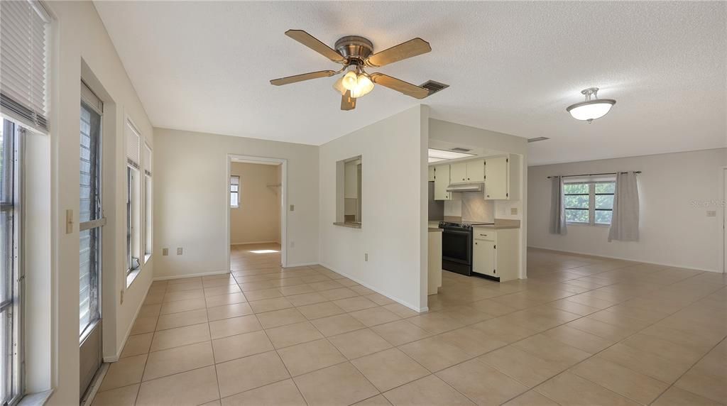 待售: $340,000 (2 贝兹, 2 浴室, 1183 平方英尺)