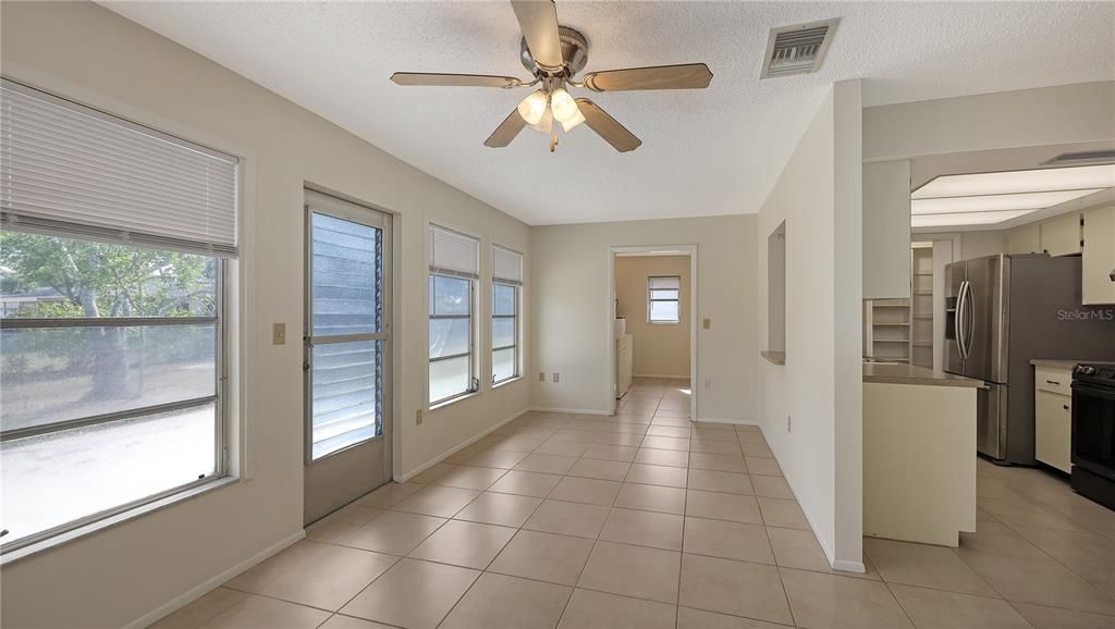 待售: $340,000 (2 贝兹, 2 浴室, 1183 平方英尺)