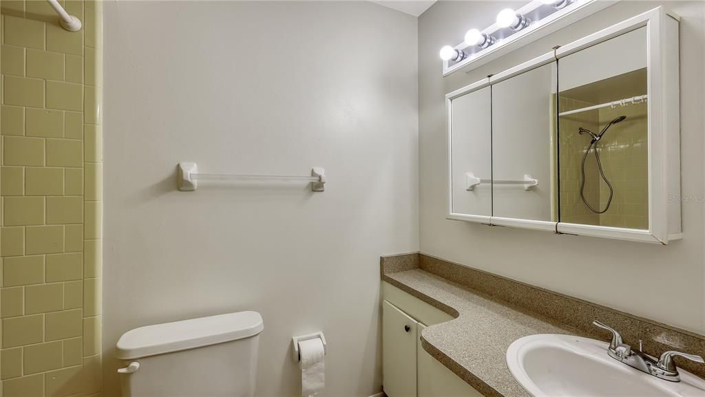 待售: $340,000 (2 贝兹, 2 浴室, 1183 平方英尺)