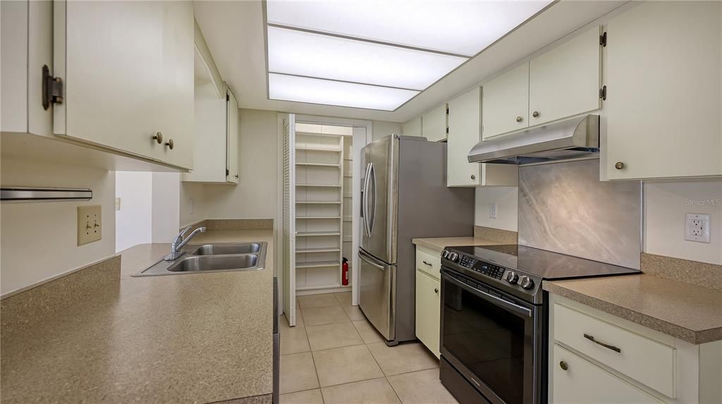 待售: $340,000 (2 贝兹, 2 浴室, 1183 平方英尺)