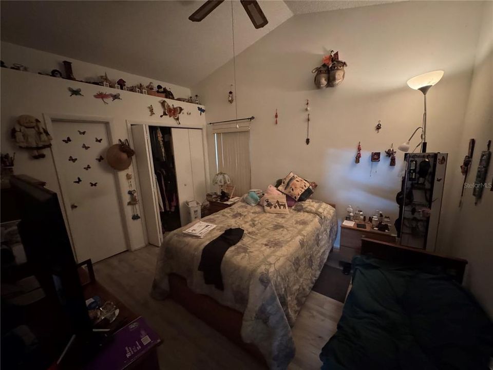 На продажу: $295,000 (4 спален, 2 ванн, 1300 Квадратных фут)