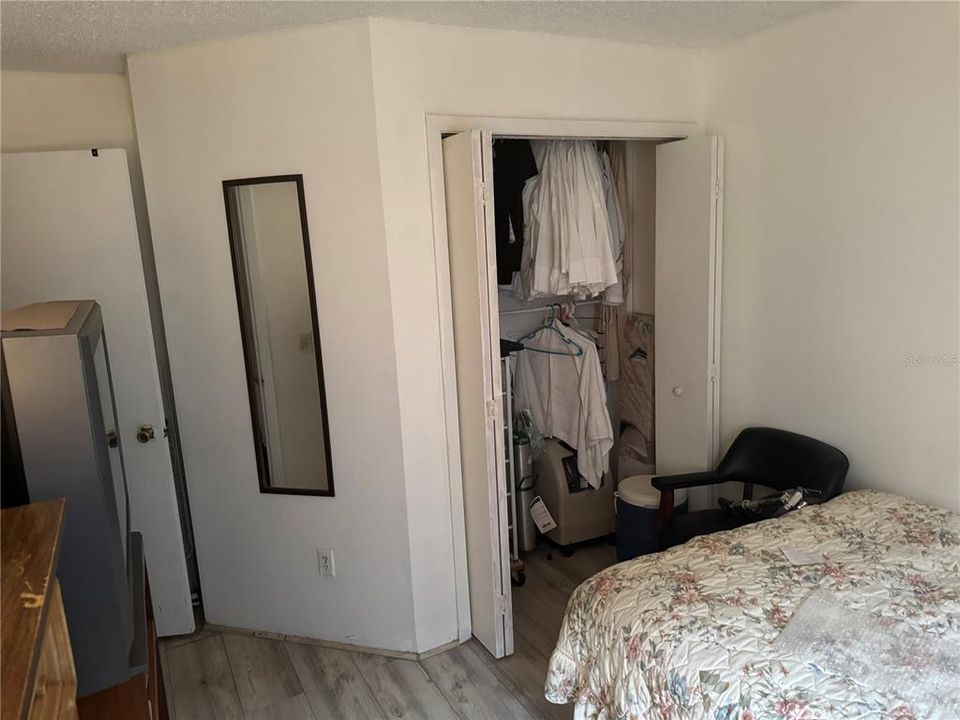 На продажу: $295,000 (4 спален, 2 ванн, 1300 Квадратных фут)