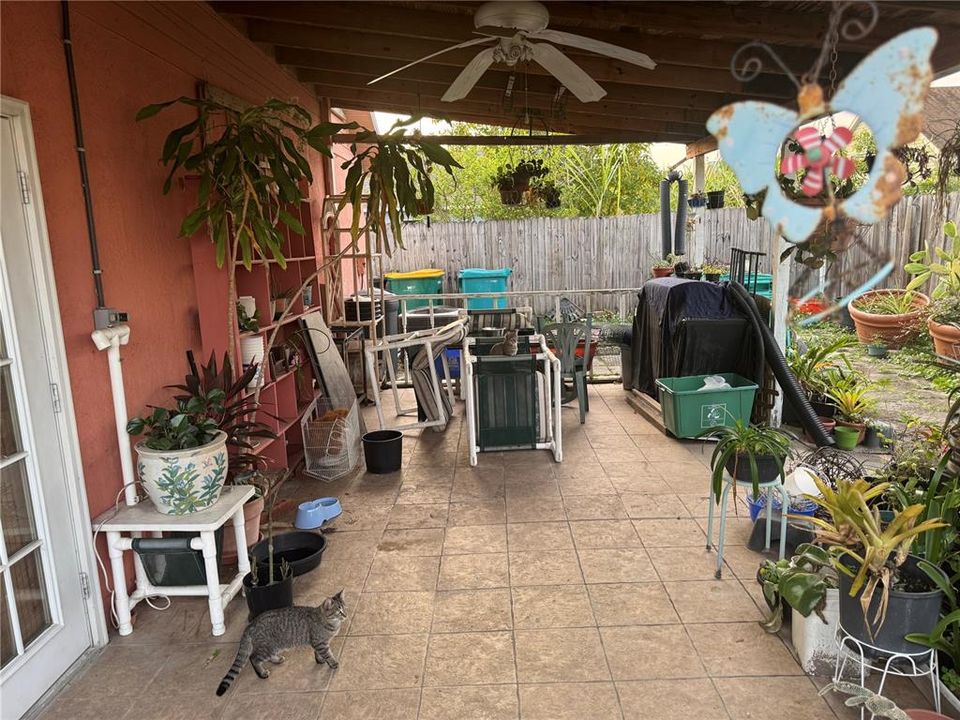 На продажу: $295,000 (4 спален, 2 ванн, 1300 Квадратных фут)