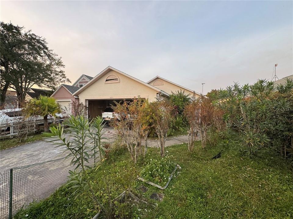 На продажу: $295,000 (4 спален, 2 ванн, 1300 Квадратных фут)