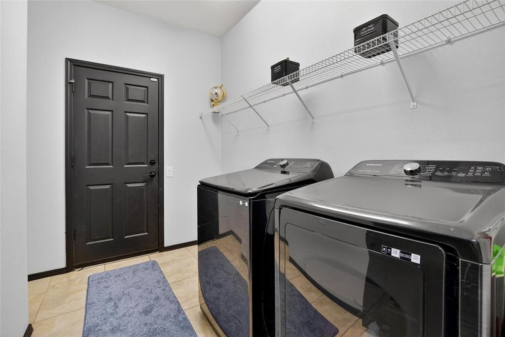 For Rent: $2,450 (3 beds, 2 baths, 2058 Square Feet)