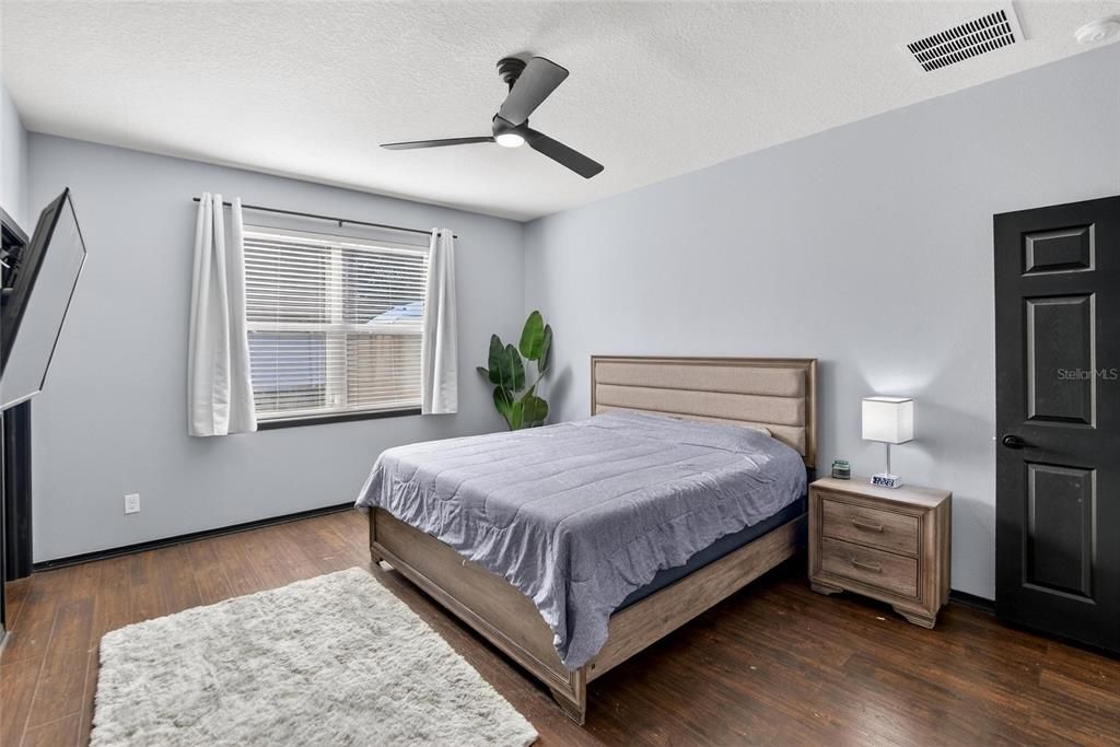 For Rent: $2,450 (3 beds, 2 baths, 2058 Square Feet)