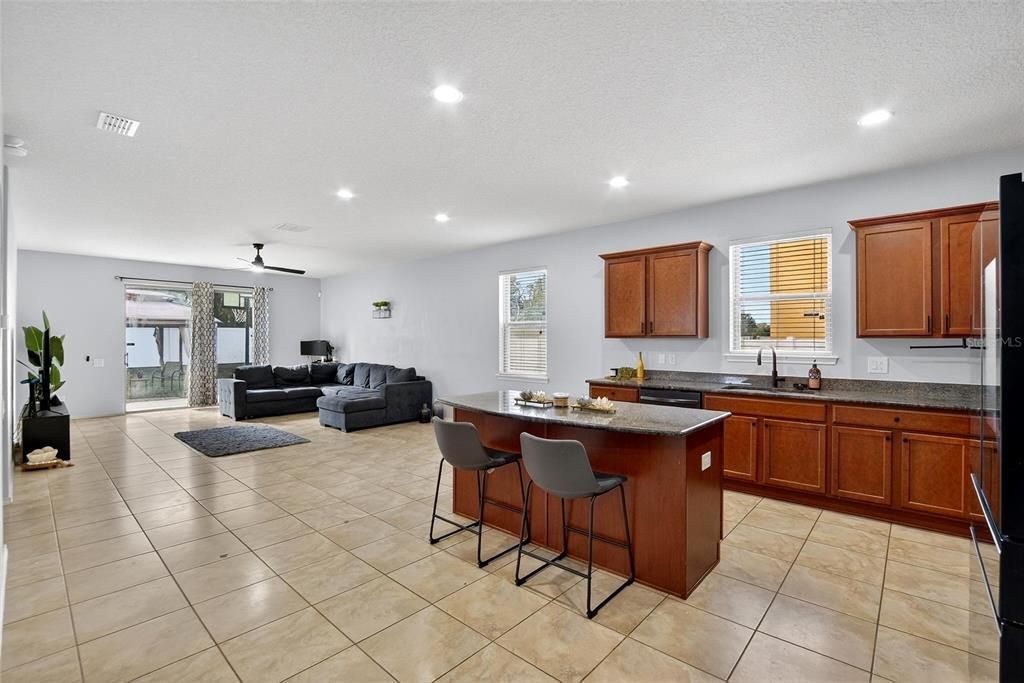 For Rent: $2,450 (3 beds, 2 baths, 2058 Square Feet)