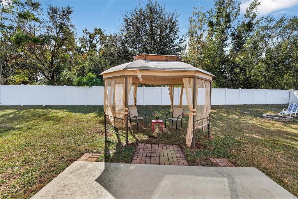 For Rent: $2,450 (3 beds, 2 baths, 2058 Square Feet)