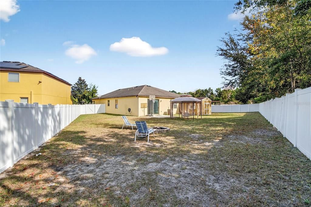 For Rent: $2,450 (3 beds, 2 baths, 2058 Square Feet)