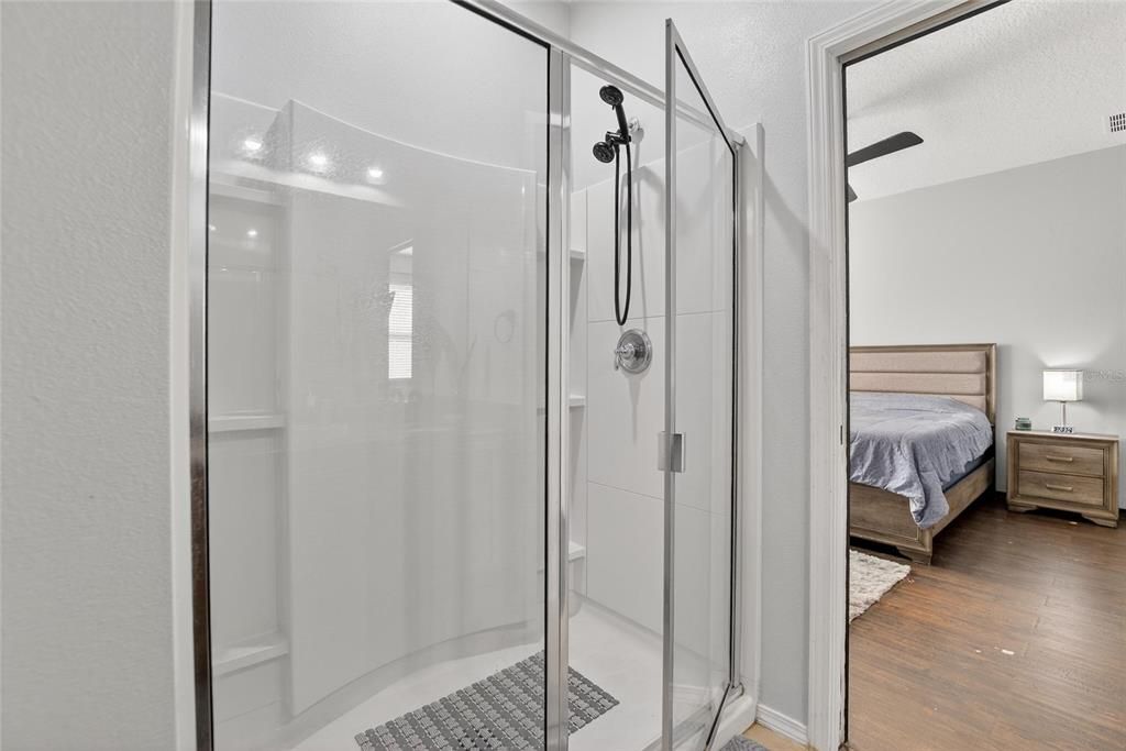 For Rent: $2,450 (3 beds, 2 baths, 2058 Square Feet)