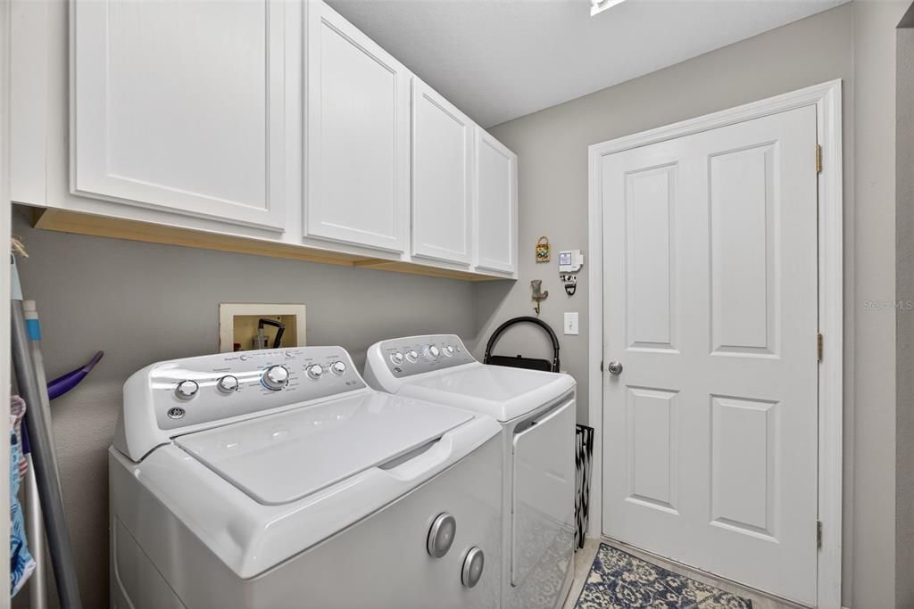 For Sale: $430,000 (3 beds, 2 baths, 1955 Square Feet)