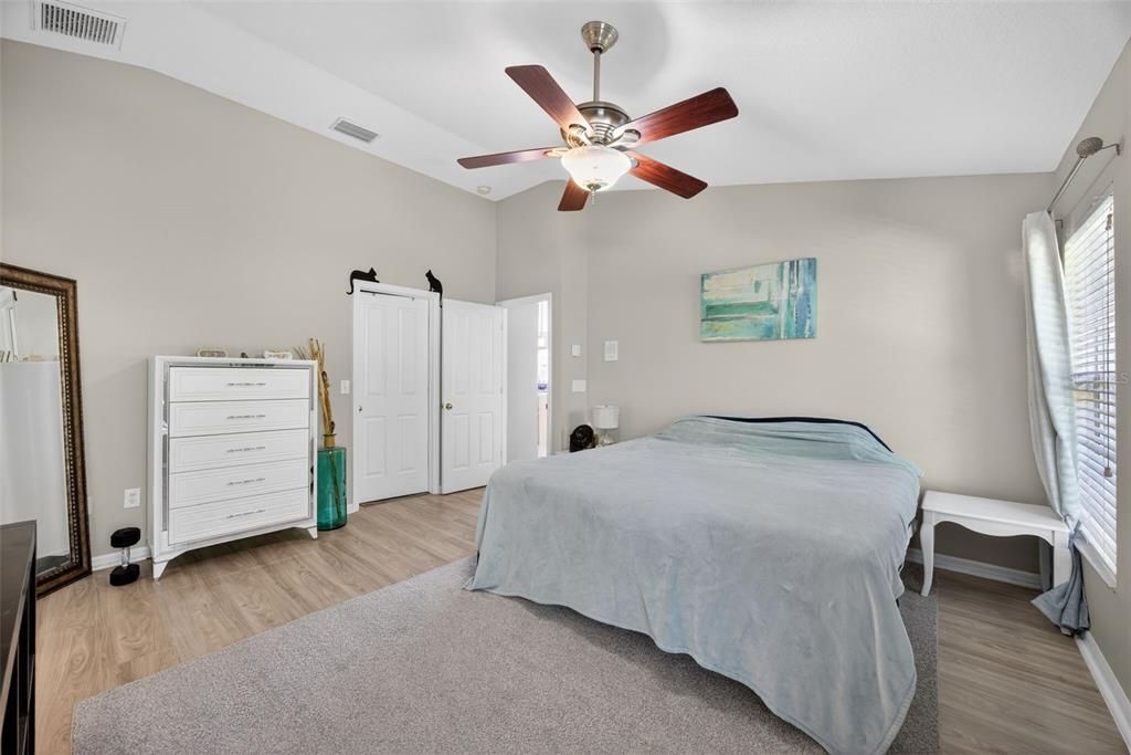 For Sale: $430,000 (3 beds, 2 baths, 1955 Square Feet)