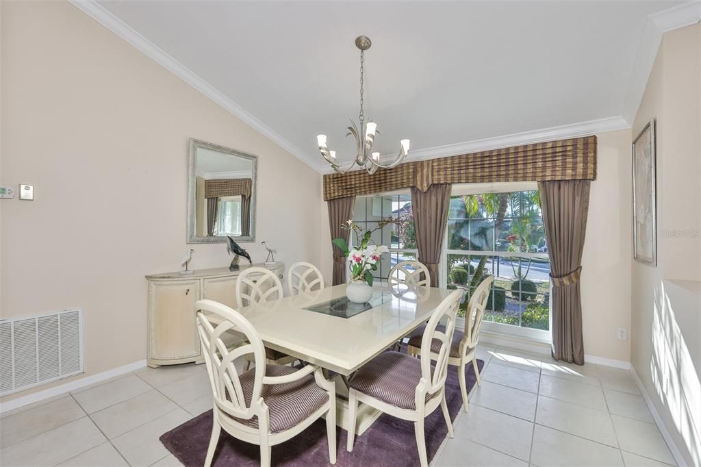 For Sale: $545,000 (3 beds, 2 baths, 2113 Square Feet)