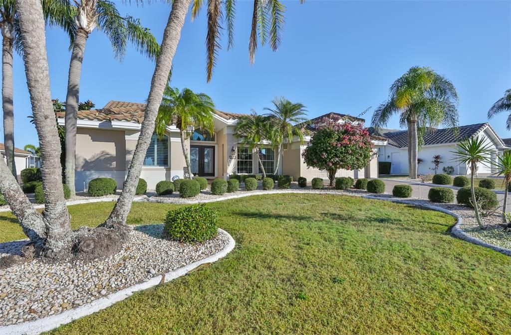 For Sale: $545,000 (3 beds, 2 baths, 2113 Square Feet)