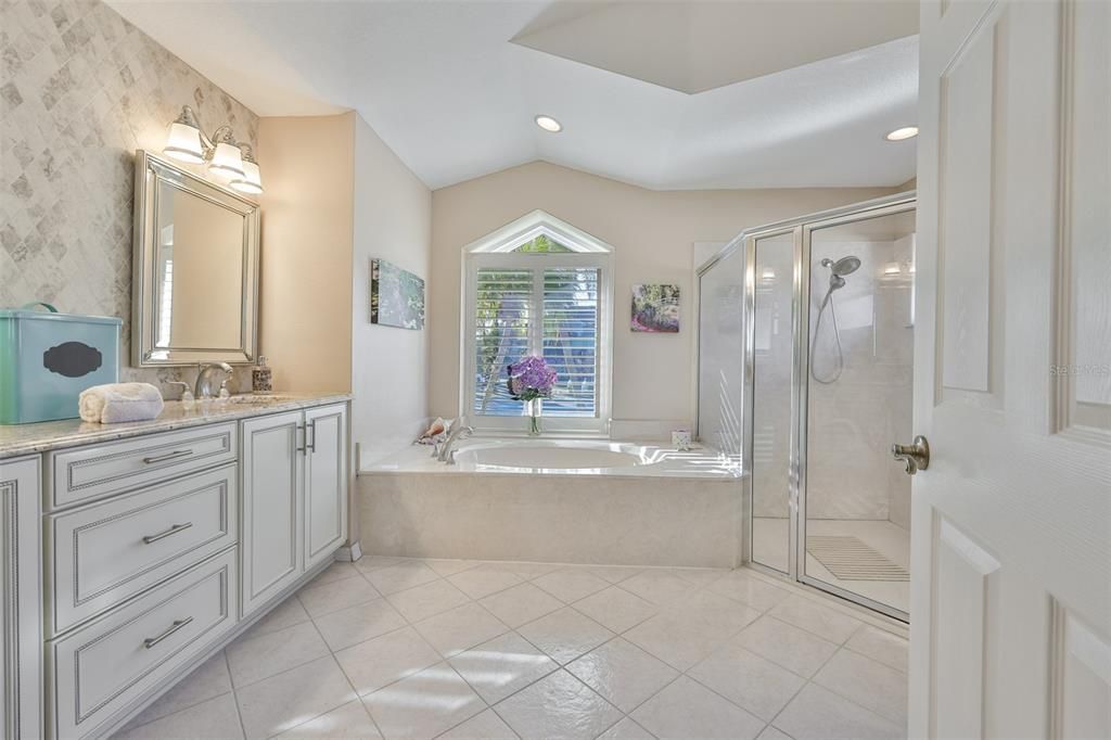 For Sale: $545,000 (3 beds, 2 baths, 2113 Square Feet)