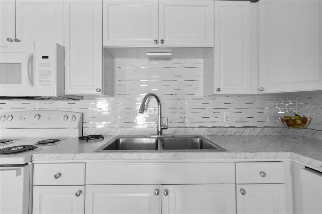 合同活跃: $1,350 (3 贝兹, 2 浴室, 1029 平方英尺)