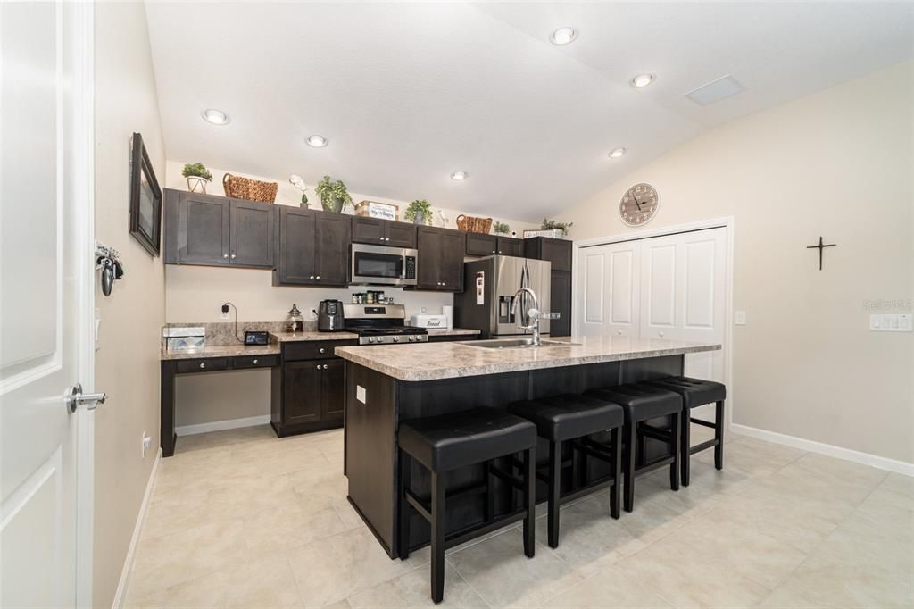 For Sale: $349,000 (3 beds, 2 baths, 1440 Square Feet)