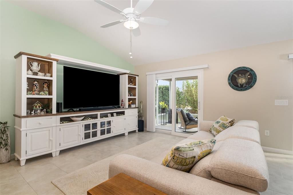 For Sale: $349,000 (3 beds, 2 baths, 1440 Square Feet)