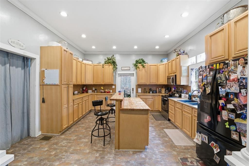 На продажу: $425,000 (4 спален, 2 ванн, 1751 Квадратных фут)