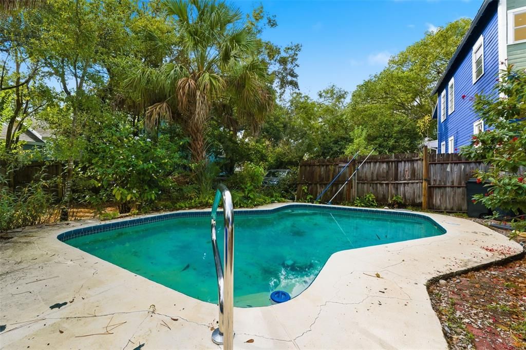 На продажу: $425,000 (4 спален, 2 ванн, 1751 Квадратных фут)