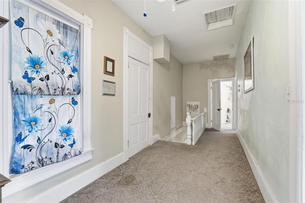 На продажу: $425,000 (4 спален, 2 ванн, 1751 Квадратных фут)