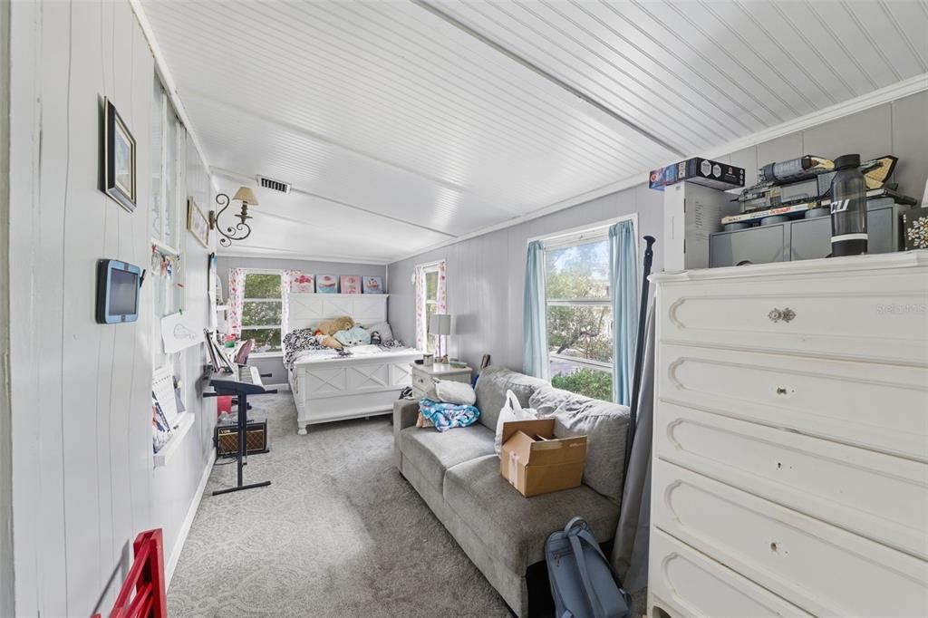 На продажу: $425,000 (4 спален, 2 ванн, 1751 Квадратных фут)