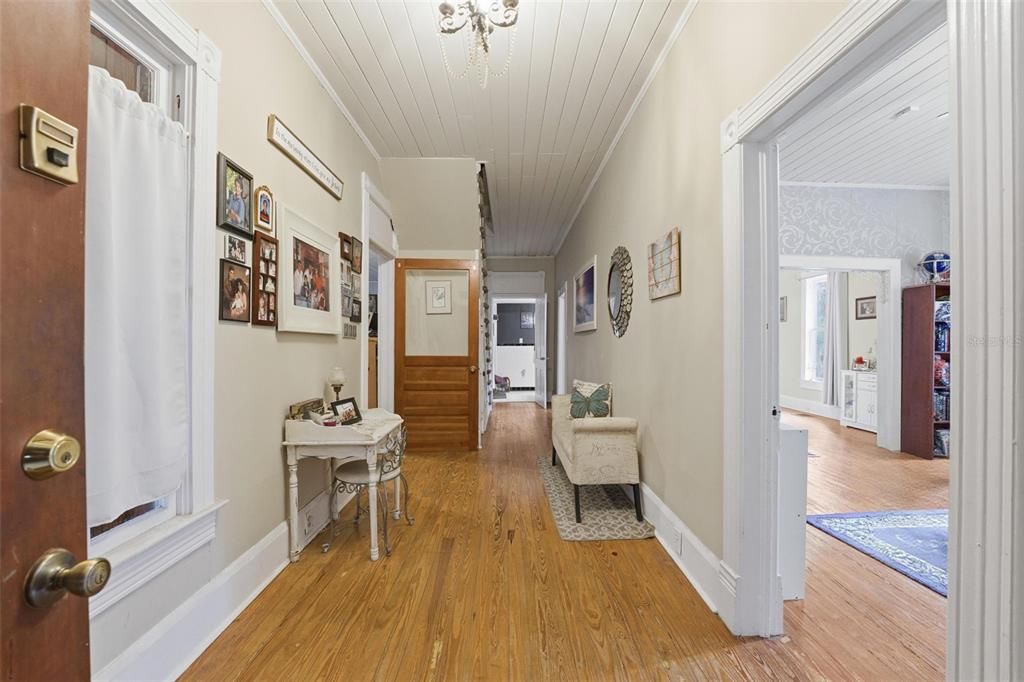 На продажу: $425,000 (4 спален, 2 ванн, 1751 Квадратных фут)